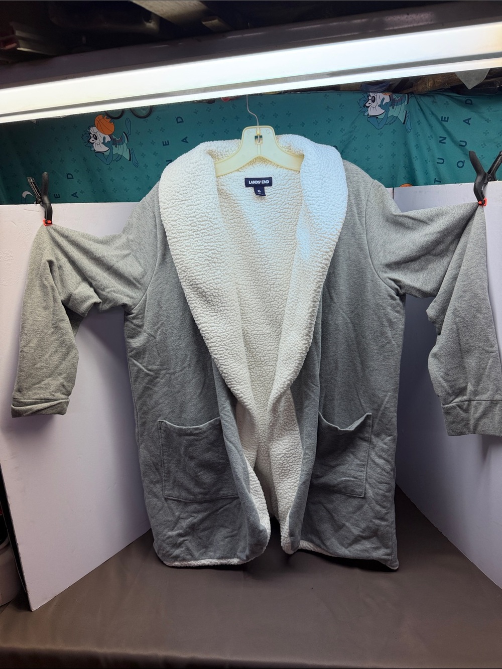 Land’s End Outfitters Gray Open-Front Sleepware XL. Nice Condition.